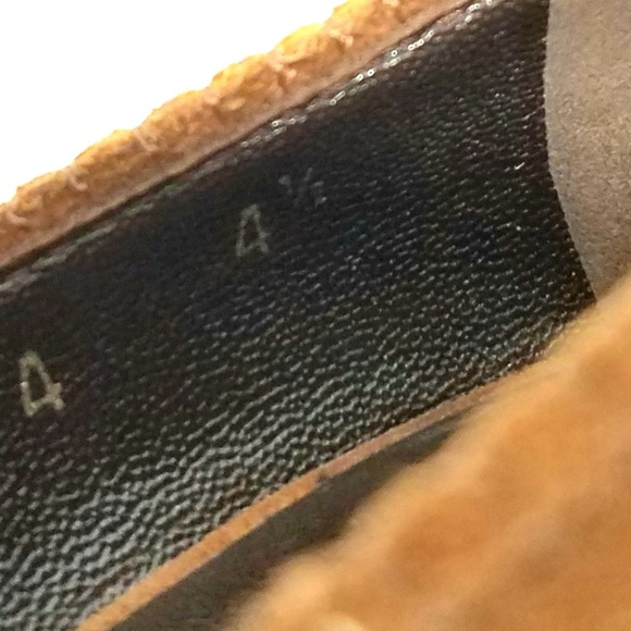 Ferragamo Whip-Stitched Suede Pumps Made in Italy - Picture 7 of 8